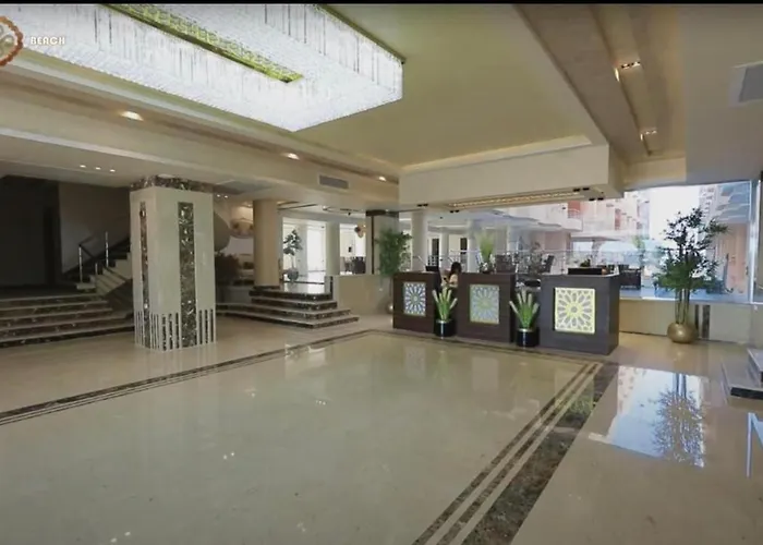 Casablanca Resort, First Line With Private And Swimming Pools, Apartmanhotel